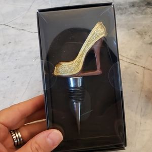 Bebe wine stopper